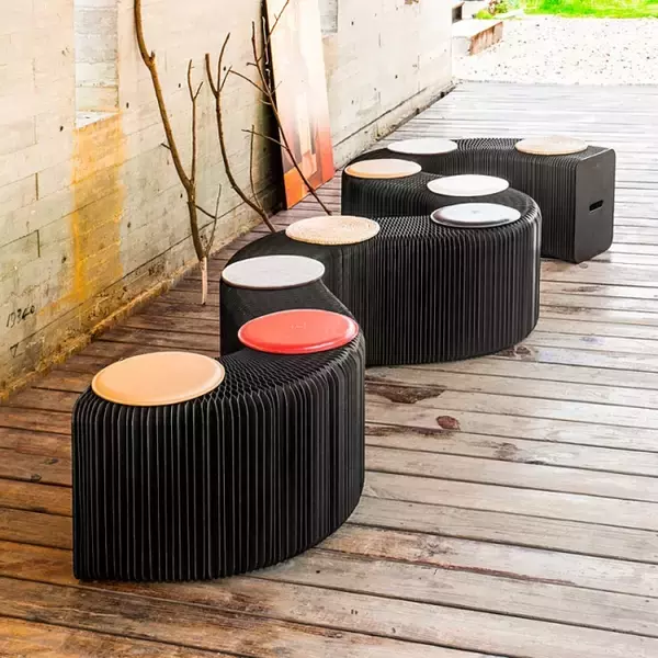 インテリアに合わせてダイナミックに変形！カラーも魅力的なih paper製ペーパー・ベンチ