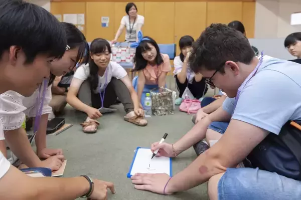 「社会を変える人を育てる。世界×日本の中高生の合同キャンプを開催」の画像