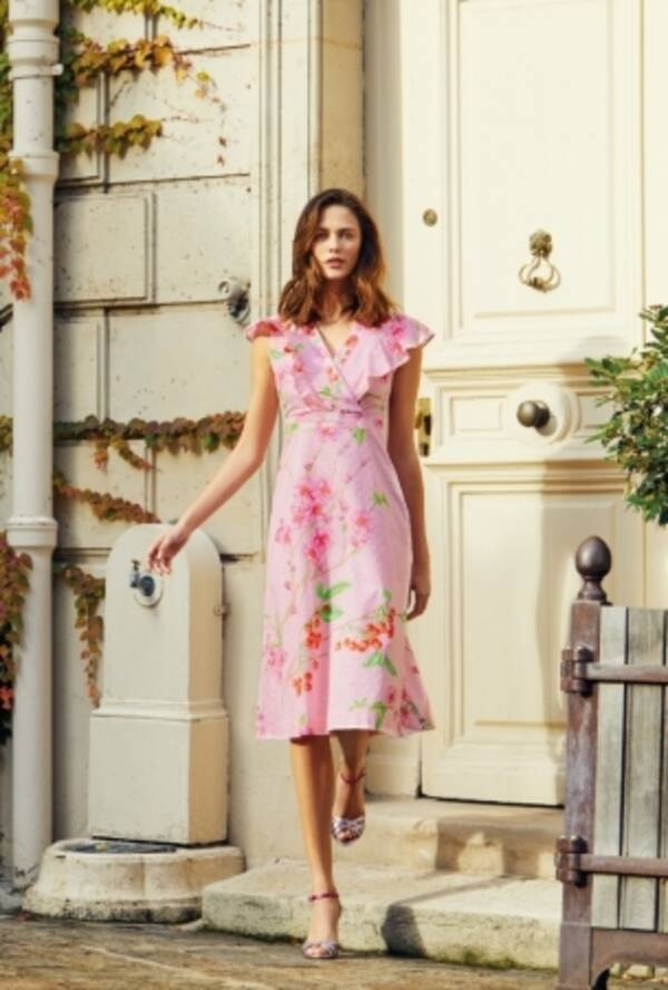 レオナールより 大人可愛い 春のワードローブコレクション登場 年3月31日 エキサイトニュース