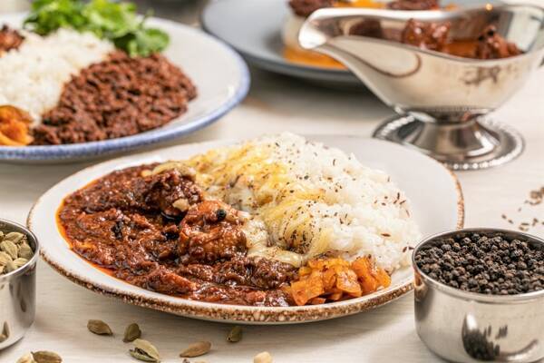 ご好評いただき宅配エリア拡大 スパイス料理研究家 一条もんこ 監修のスパイスチキン キーマカレーが楽しめる宅配専門店 一条もんこ先生のカレー診療所 が 仙台 渋谷 池袋 千葉などで注文可能に 2020年6月22日 エキサイトニュース