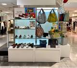 「モデル“はまじ”こと浜島直子さんとLive in comfortがコラボした、パンプス級のきれいめ印象が叶う「やわらかフラットシューティ」初のポップアップショップが池袋西武本店にオープン～7月14日迄」の画像1