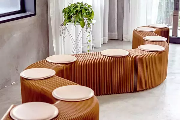 【大人気品薄！】「ih paper製ペーパー・ベンチ」インテリアに合わせてダイナミックに変形！カラーも魅力的なペーパーベンチを再入荷！