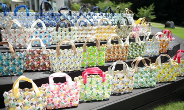 豆乳パックを使って自分だけのオリジナルバッグを作ろう マルサン豆乳あみあみバッグ シリーズ動画公開 0mlサイズのマルサン豆乳を飲んで 作って 楽しい夏のおうち時間を 年7月31日 エキサイトニュース