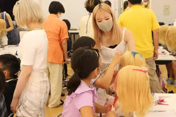 美容師さんになろう！美容専門学校で小学生が職業体験！