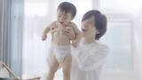 「「エリエール 贅沢保湿」の保湿成分をプラスしたベビー用紙おむつ「グーンプラス」シリーズ新TVCM　新米パパ・DAIGOさんがJHOで「AK!」と興奮!?」の画像1