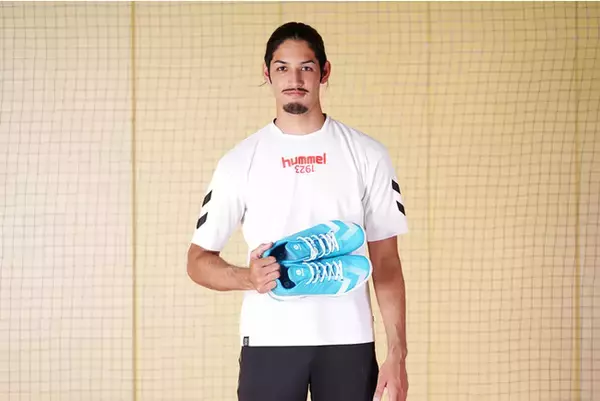 ヒュンメルがハンドボール日本代表2選手と個人契約！