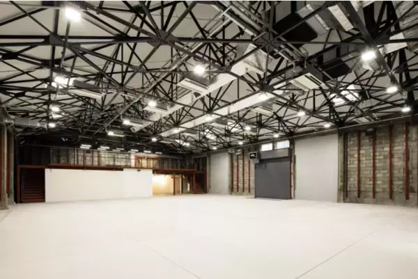 寺田倉庫、倉庫空間を活用したイベント施設「E HALL」をオープン
