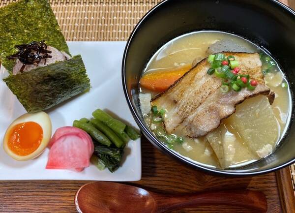 痩せやすいカラダづくりをサポート 具だくさんお味噌汁 栄養満点おにぎりで1日を元気に始める 朝ごはん をスタート 21年2月18日 エキサイトニュース