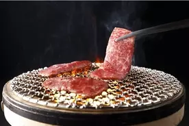 名物 黒毛和牛のはみ出るカルビ で話題の 大阪焼肉 ホルモン ふたご 神奈川県 横浜駅東口に2月16日 火 グランドオープン 21年2月16日 エキサイトニュース