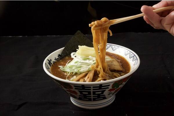 東京豚骨拉麺ばんから 春のラーメンは2つの たっぷり 濃厚とろみスープ サッパリ針生姜の 生姜とろみ 3種のチーズ 味噌 追いチーズも マーブル チーズ味噌 2021年3月1日 エキサイトニュース