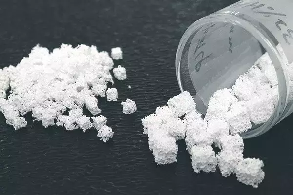 ヒドロキシアパタイト（HAp）市場ータイプ別（ナノサイズ、マイクロサイズ、マイクロメートルより大きい）、アプリケーション別（整形外科、歯科治療、形成外科）および地域別ー世界的な予測2023年