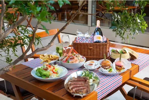 春うらら、密を回避したオープンエアのお席でピクニック気分を満喫！ラグジュアリーホテルの本格お料理で海外旅行気分も堪能できるテラスプラン