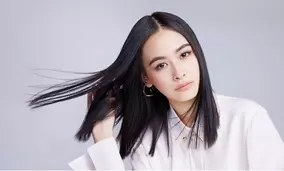 目指すのは 究極のスリークヘア 大人ならではの髪悩み うねり に着目して機能が進化 サロンプレミアム スリークヘアオイル 21年5月18日 火 リニューアル新発売 21年4月15日 エキサイトニュース