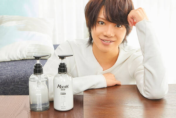 大反響で完売店舗も トレンド入りした もち髪シャンプーと舞台を中心に大活躍中の2 5次元俳優が異色コラボ 佐藤流司とシェアするシャンプー Mocchi Skin 注目のweb Cm第二話遂に公開 21年4月22日 エキサイトニュース