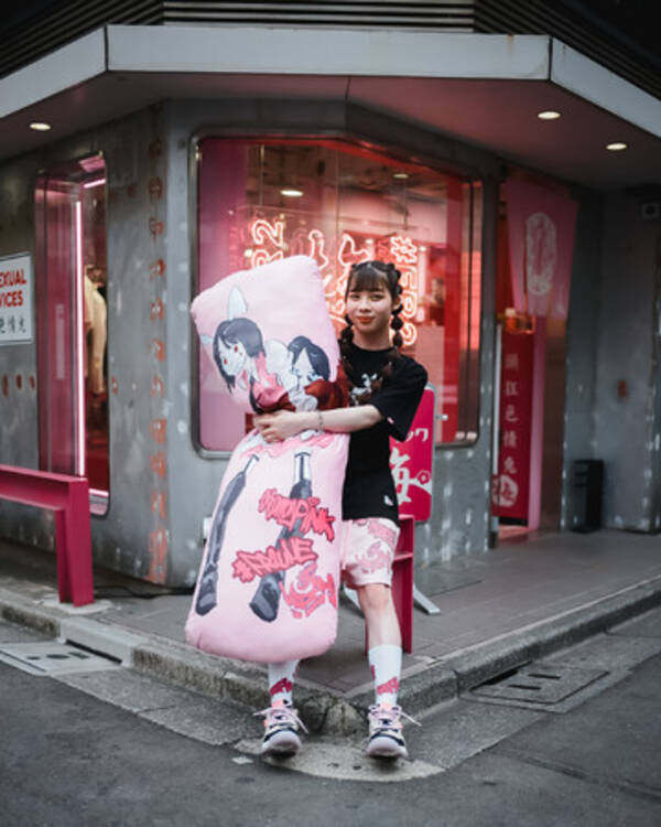 Atmos Pink Fr2梅 目覚めの一瞬前 とのトリプルコラボレーションが5 22 Sat 発売 デザインはjun Inagawa氏が描き おろし 21年5月18日 エキサイトニュース