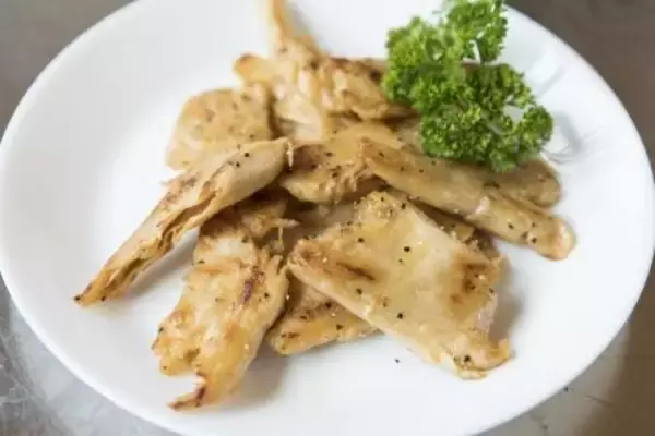 いち早く「自然肉コーナー」開設！