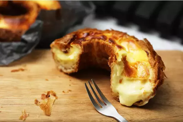 【11年ぶりに復刻】「Heart Bread ANTIQUE(ハートブレッドアンティーク)」より、「とろなまバスクチーズリング」が新発売