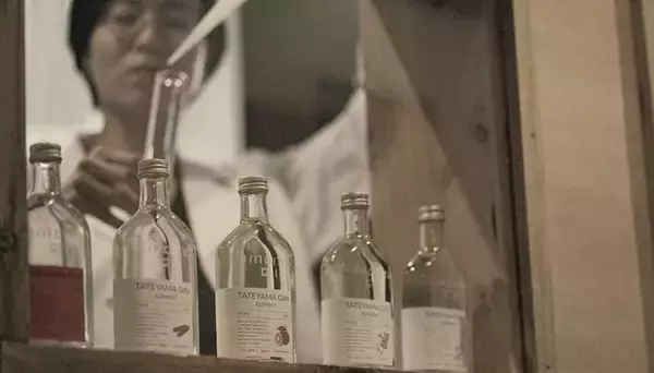 千葉・館山に誕生した複合施設「TAIL」から、カスタマイズブレンドができるオリジナルジン「TATEYAMA GIN」が6月28日(月)発売