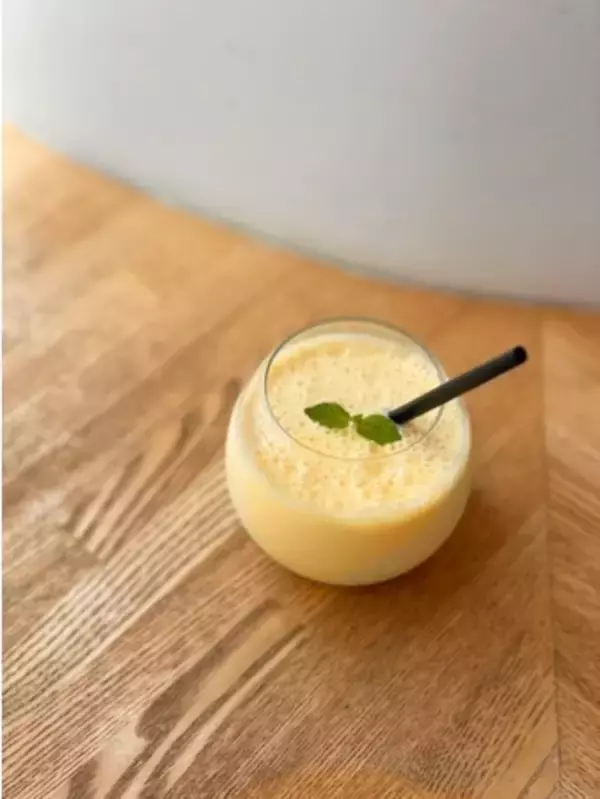 【7/12～「なんとかプレッソ」「パンとエスプレッソと自由形」などでマンゴーフェア開催！】旬のマンゴーをふんだんに使用したマンゴーミルクシェイクやマンゴームッフルなど期間限定販売スタート！