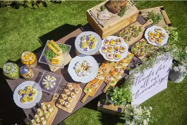 「＼10万組のキセキ／【結婚式場でアフタヌーンティー】「アニヴェルセル 大宮」がカフェをSTART！広大なガーデンでシェフやパティシエこだわりの逸品が楽しめます♪」の画像