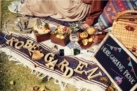 手ぶらで、ワンランク上の“おしゃピク”企画「Garden Picnic2021 （ガーデンピクニック2021）」の秋シーズンがスタート。秋風爽やかなガーデンで楽しめる大好評のピクニック企画です。