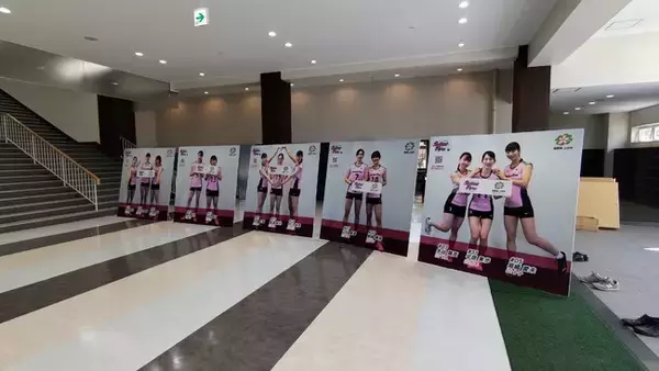 バレーボール Vリーグ初！動く選手と一緒に記念撮影ができる「AR選手パネル」を、長野県上田市およびルートインホテルズ ブリリアントアリーズからリリース