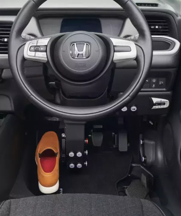 「「FIT e:HEV」用に足動運転補助装置「Honda・フランツシステム」を発売」の画像
