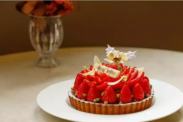 毎年完売！『SALON BAKE＆TEA』の苺を贅沢に使用したタルトや白砂糖不使用のムースケーキなどホリデイシーズンを彩るクリスマスケーキのご予約がスタート！