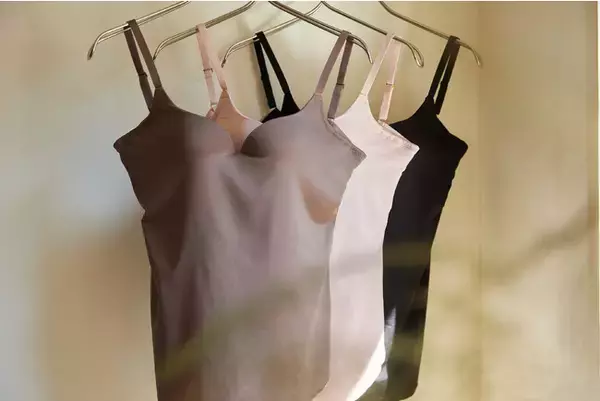 女優・長谷川京子がプロデュースするランジェリーブランド『ESS by（エス バイ）』から第二弾商品となる「Curving Line Bra Camisole」が発売決定！