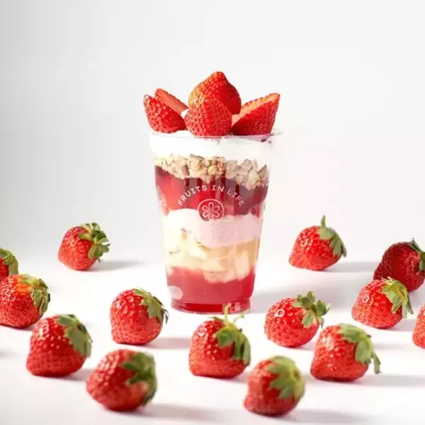 果物専門店が手掛ける、ヴィーガンのジュースバー＆デリ 「FRUITS IN LIFE」いちごやざくろを使ったホリデーメニューが12/1より登場！