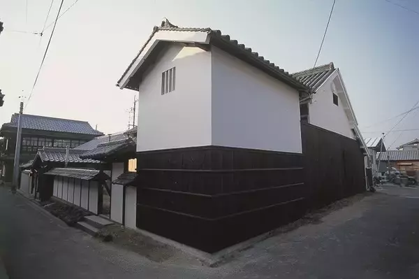 美術館とホテルが一体になった直島「ベネッセハウス」 旅行業界初の貸切企画