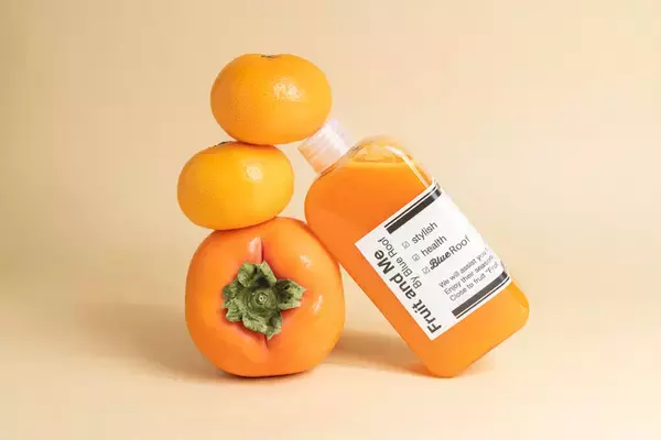 【ALL福岡県産／6次化商品】福岡県糸島市のジュースハウス Blue Roof が県産の秋王(柿)とみかんを使用したコールドプレスジュースを開発。福岡市天神にて11月27-28日限定で販売いたします。