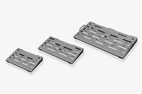 「フェンダーより驚くほどシンプルで多機能なペダル用ボードが新登場「FENDER(R) PROFESSIONAL PEDAL BOARD」11月26日（金）より販売開始」の画像