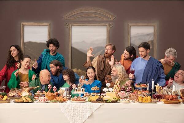 水原希子さんが中世ヨーロッパ絵画にタイムスリップ 最高級の晩餐と美男美女にうっとり Cocochicosme 新tv Cm 最高級の晩餐 篇 本日11月26日 金 よりオンエア開始 21年11月26日 エキサイトニュース