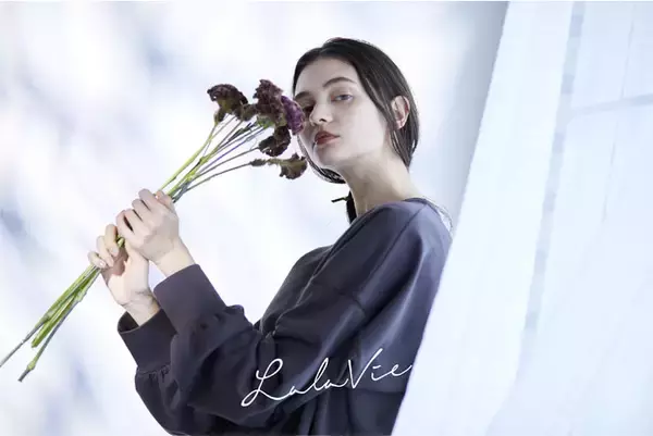 三井物産アイ・ファッション(株)がオイルイン美容ブランド「Lala Vie」のホームウエアラインを発表。(株)アンズコーポレーションと協業。