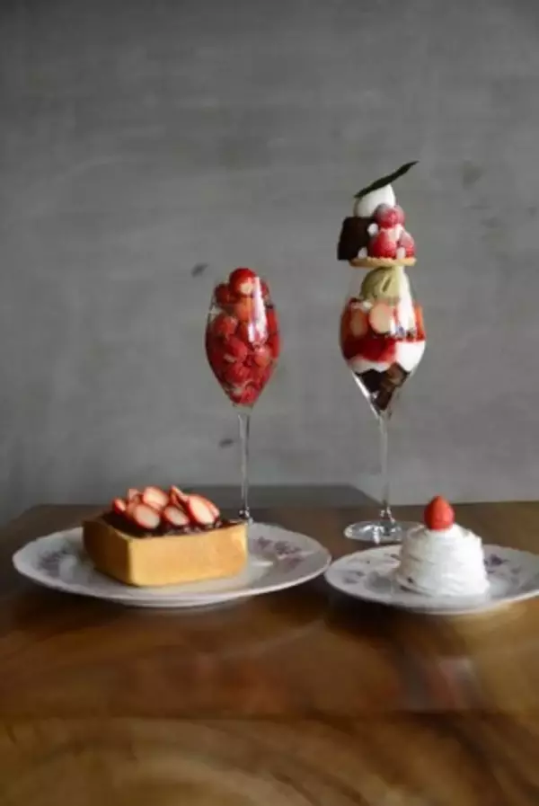 アートな喫茶店「道後 白鷺珈琲」の愛媛県産いちごスイーツ