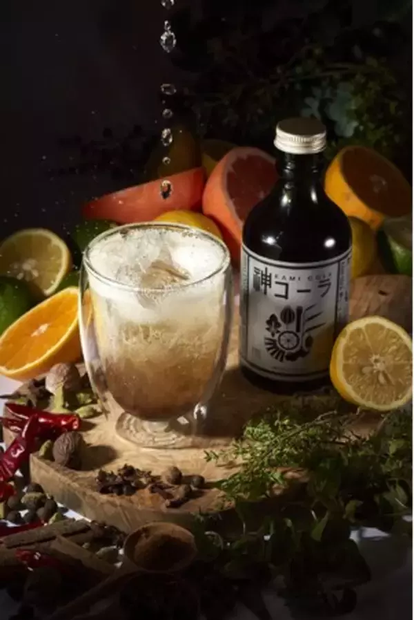 12月1日からＪＲ新大久保駅直上フードラボ「Kimchi, Durian, Cardamom,,, 」3階「NEW ORK CAFE」にて販売開始