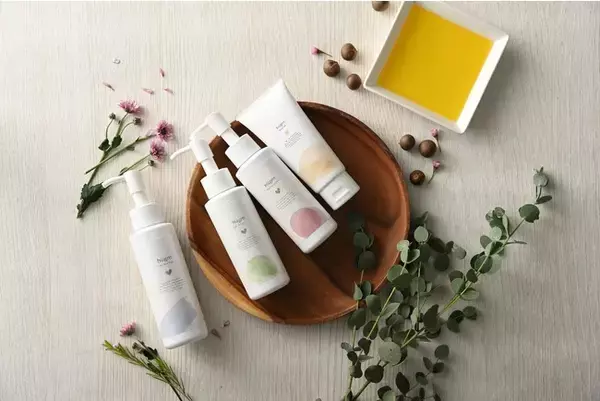 静岡県産茶の実オイル※配合のhugm（ハグム）シリーズにスキンケアが新登場！