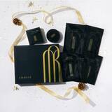 「美の化身Mattによるトータルビューティーブランド〈EMROSE（エムロゼ）〉から、クリスマスにもぴったりなトーンアップクッションギフトボックスが発売。」の画像1