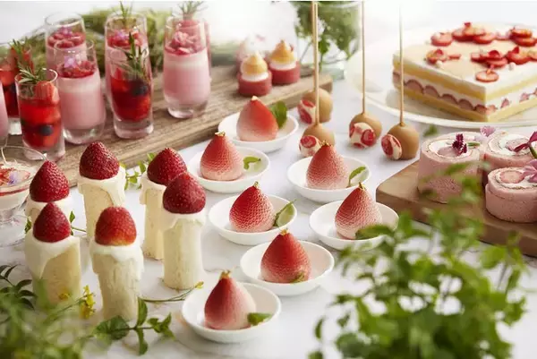 【JWマリオット・ホテル奈良】高級ブランド苺「古都華（ことか）」など、数種類の奈良県産苺を使用した『ストロベリー アフタヌーンブッフェ』を2022年1月15日より販売開始