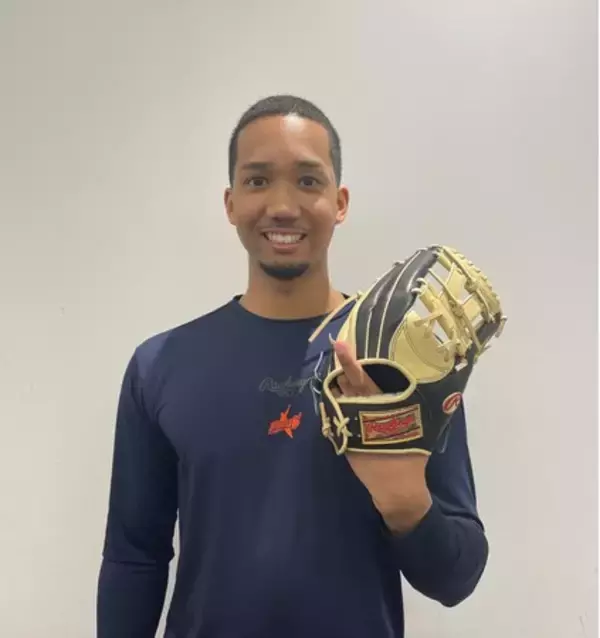 2022年よりオリックス・バファローズの宗佑磨選手が「ローリングス ゴールドラベル」グラブを使用