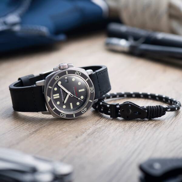イタリア発の腕時計ブランド スピニカー Spinnaker が クッション型の機械式時計 ハルダイバー Hull Diver の新色を12月23日 木 に発売 21年12月27日 エキサイトニュース