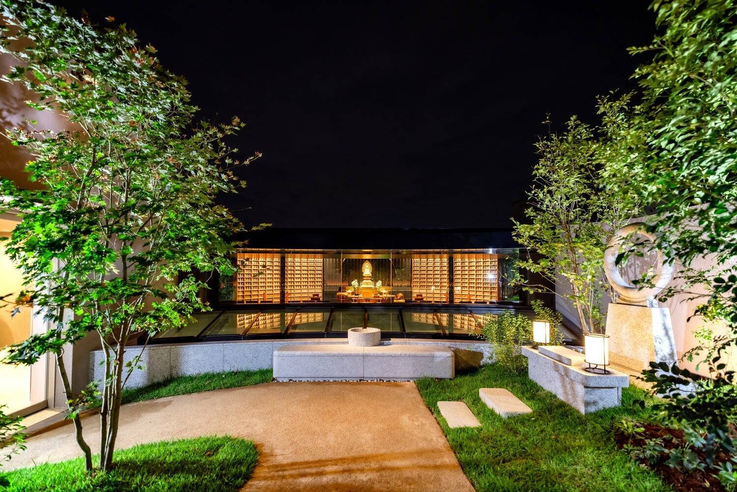 埼玉県蕨市の無縁仏を受け入れ　水と光の納骨堂『Argha』～墓離れを防ぐ時代に合わせた取り組みとは～