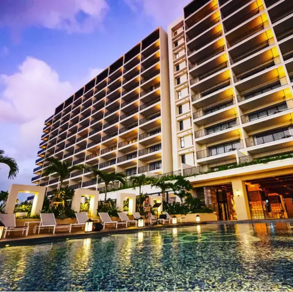 【HIYORIオーシャンリゾート沖縄】シェフのパフォーマンスが真夏の美食の夜を演出！ライブ感溢れる鉄板焼きを楽しむディナーコース4種類を提供