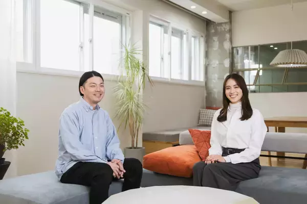 正解のない時代に、自分だけの「軸」を持つ。NewMe CCO笹川友里さんと紐解く、かしこく素敵な人生を育むヒント