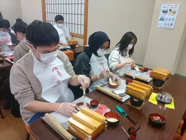 【京都ホテル観光ブライダル専門学校】旅行 専門学生が企画・手配・ガイドを行う外国人向けの旅行が実現！