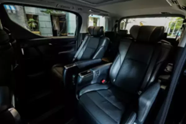 グループごとで貸切る安心感    ご自宅からハイヤーで出発する国内ツアー