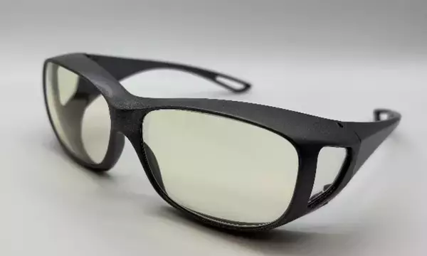 医療従事者向け鉛フリーの放射線防護メガネを新発売