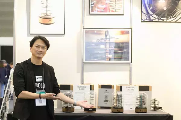 「眺めるだけで心を整える、大人のためのマーブルラン『MARBOLOUS（マーボラス）』。 貿易家の情熱が運んだ、ドイツ発のアートオブジェが日本上陸」の画像