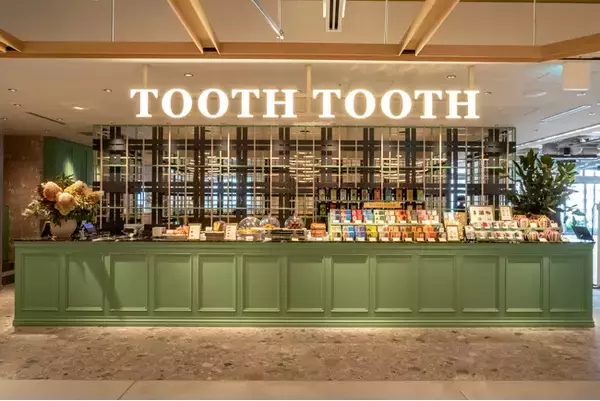 東京初出店！神戸で人気のTOOTH TOOTHが手がけるビストロ&カフェ「TOOTH TOOTH BISTRO&CAFE」が本日9/12（金）ニュウマン高輪にGRAND OPEN。